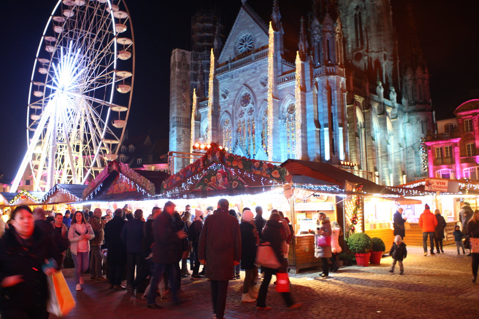 le-marche-de-noel-de-mulhouse-n-aura-pas-lieu-cette-annee-mais-des-decorations-et-illuminations-seront-tout-de-meme-installees-photo-l-alsace-vincent-voegtlin-1603980694.jpeg